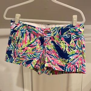 Lilly Pulitzer scalloped walsh shorts size 2